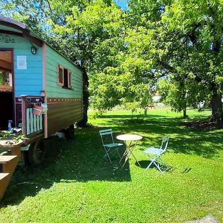 Les Roulottes Hotel Pouilly-sur-Vingeanne Eksteriør billede