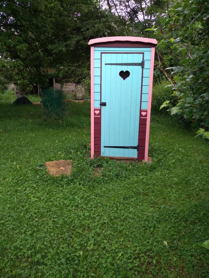 Les Roulottes Hotel Pouilly-sur-Vingeanne Eksteriør billede