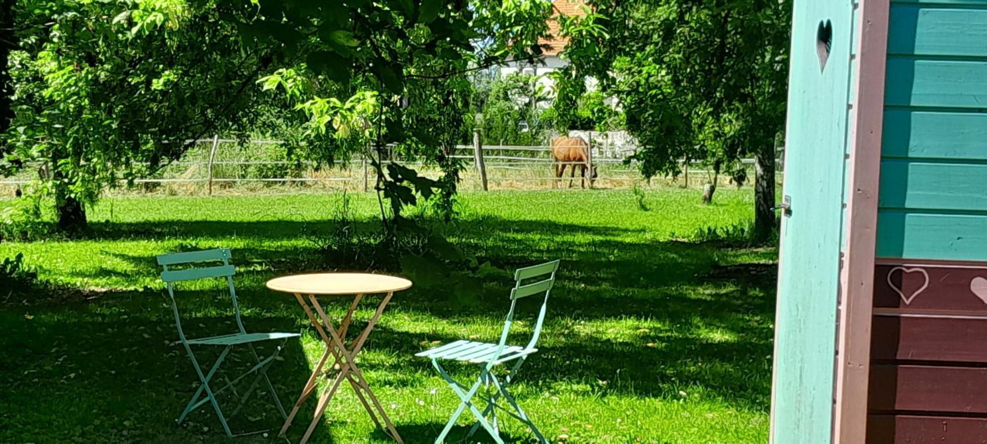 Les Roulottes Hotel Pouilly-sur-Vingeanne Eksteriør billede